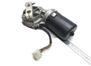 Windshield wiper motor volvo 70345684 / 22672623 / 1519529 / 98480223 / a0018202042 / 0018202042 / 3093014 / 0390442451 / 30038263