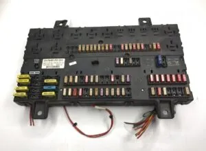 Volvo fuse panel 20476480 p01 24v