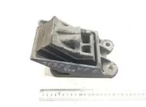 Motor vibration isolator left front man 81962100614