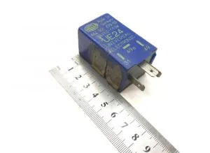 Scania 24v 10w light indicator relay hella 4az 001 879-02