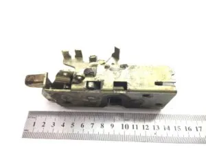 Right door lock mercedes code 9737200835 a9737200835