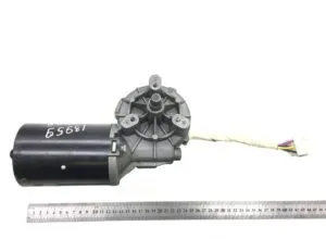 Wiper motor volvo 81264016051 / 8126401-6051 / 70303651 / 8326201-6001 / 83262016001 / 42336872 / 11026886