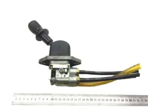 Handbrake valve man with pipes and black handle