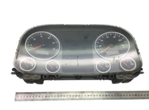 Man dashboard clock 8127202-6209 / 81272026190 / 8125807-7094 / 81258077075 / 81272026180 / 81258077067