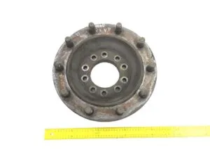 Front axle wheel hub flange renault