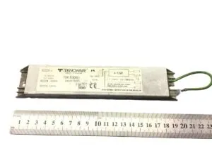 Electronic ballast for indoor lighting volvo tm53061 24v 4-13w