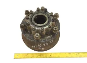 Wheel hub for disc brake – left drive axle man – codes: 81357010165, 81357010184, 81357010185, 81508030063, 81508030054 (14530 v. S. V. P. 0525)