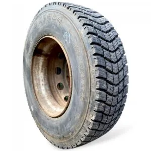 Kumho 295/80r22. 5