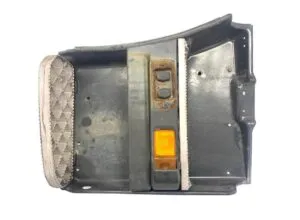 Right step plate assembly for scania with light and metal parts