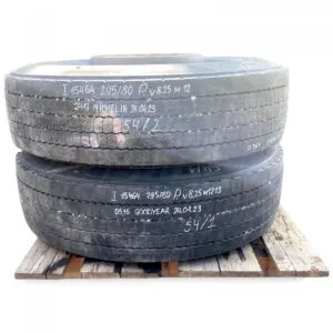 Set of 2 tires 295/80 r22. 5 michelin & goodyear