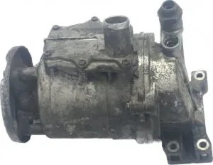 Engine block ventilation oil separator for scania