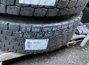 Volvo wheel 295/80r22. 5 v825 w6 8
