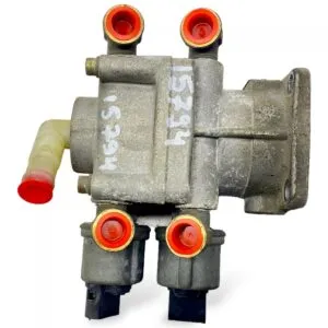 Volvo brake master cylinder 6779937 6779938