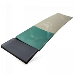 Right cabin side spoiler volvo – green and grey