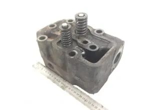 Scania cylinder head with valves and springs – truck parts 1521826, 1434915, 570165
