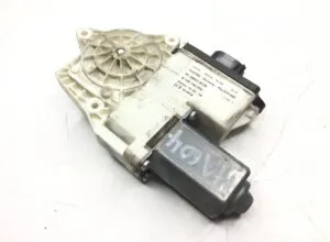 Right window regulator motor man 8128601-6138