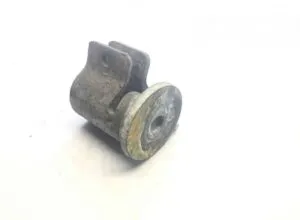 Mud guard support right front secondary axis volvo 77700133