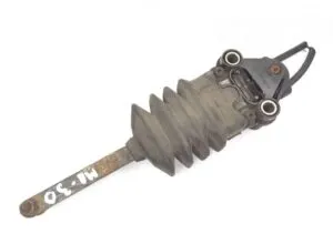 Rear cabin height regulator man