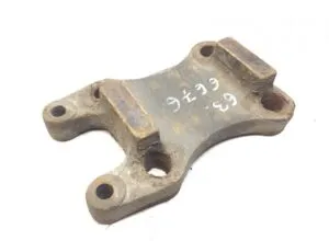 Lower left drive axle stabilizer bar support daf 1401664