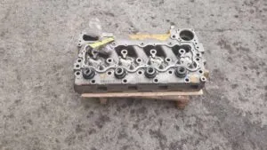 Used cylinder head for caterpillar 950 front loader