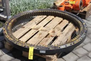 Used rotation crown for hitachi zx 190w excavator – on pallet, in good condition