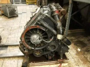 Deutz f6l413 engine with 6 cylinders