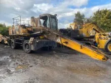Dismantling Excavator JCB JS200 - Year 1997