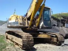 Dismantling Komatsu PC240LC-5 Excavator – Available Parts and Components