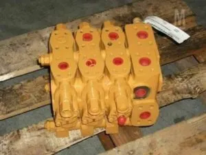 Yellow hydraulic distributor for case excavator 688p
