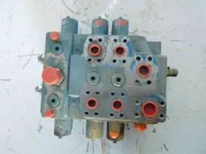 Used distributor for liebherr l564 front loader
