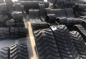 Caterpillar excavator tracks
