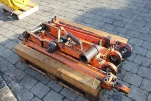 Atlas 1302 d hydraulic cylinders from dismantling
