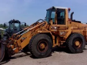 Parts from dismantling for case 621b backhoe loader: engine, front axle, rear axle, differential