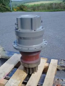 Rotary reducer for caterpillar crawler excavators models 322cl, 322l, 322ln