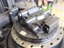 Hitachi Type Hydraulic Motor HMGF84BA for Liebherr R 964 HD