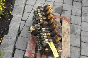 Hydraulic distributor for liebherr a902 litronic for sale