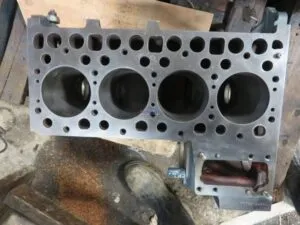 Kubota v1702 engine block