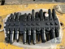 Hydraulic distributor for Hitachi Zaxis 80-12 mini excavator
