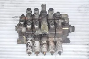Hydraulic distributor for manitou 627