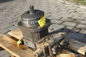 Hydraulic motor for atlas 1704 excavator – atlas spare parts